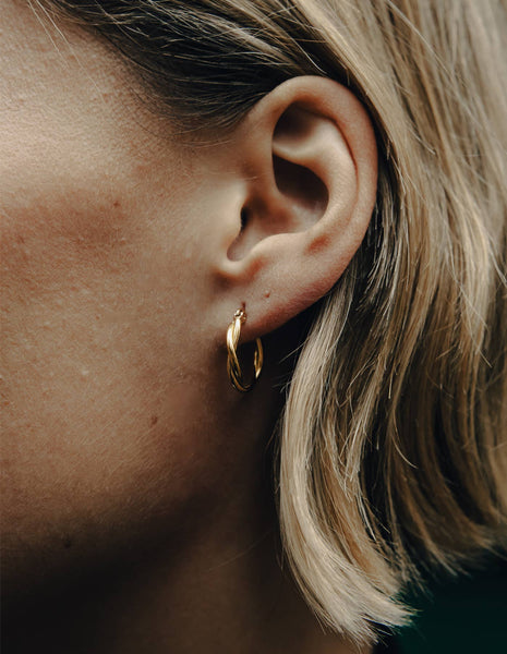 Small Entwined Latch Hoop Earrings - Gold