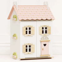 Roseheart Dolls House - 35 Pieces