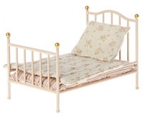 Vintage Bed, Mouse - Rose