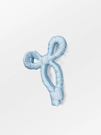 Luster bow hair claw