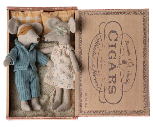 Mum and Dad Mice in Cigarbox