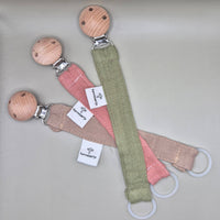 Pacifier Cord Made of Muslin Fabric with Wooden Attachment Clip – Army