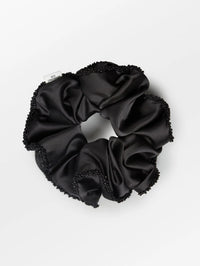 Luster bead scrunchie