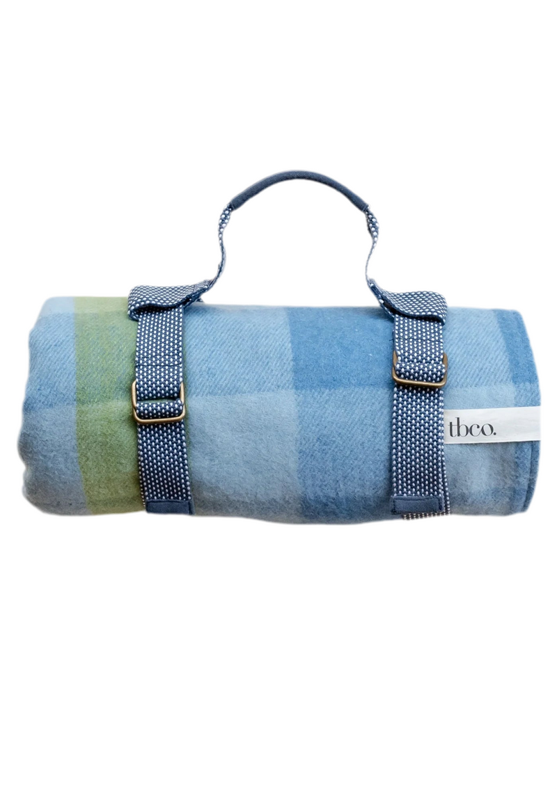 Recycled Wool Picnic Blanket in Blue Gradient Gingham