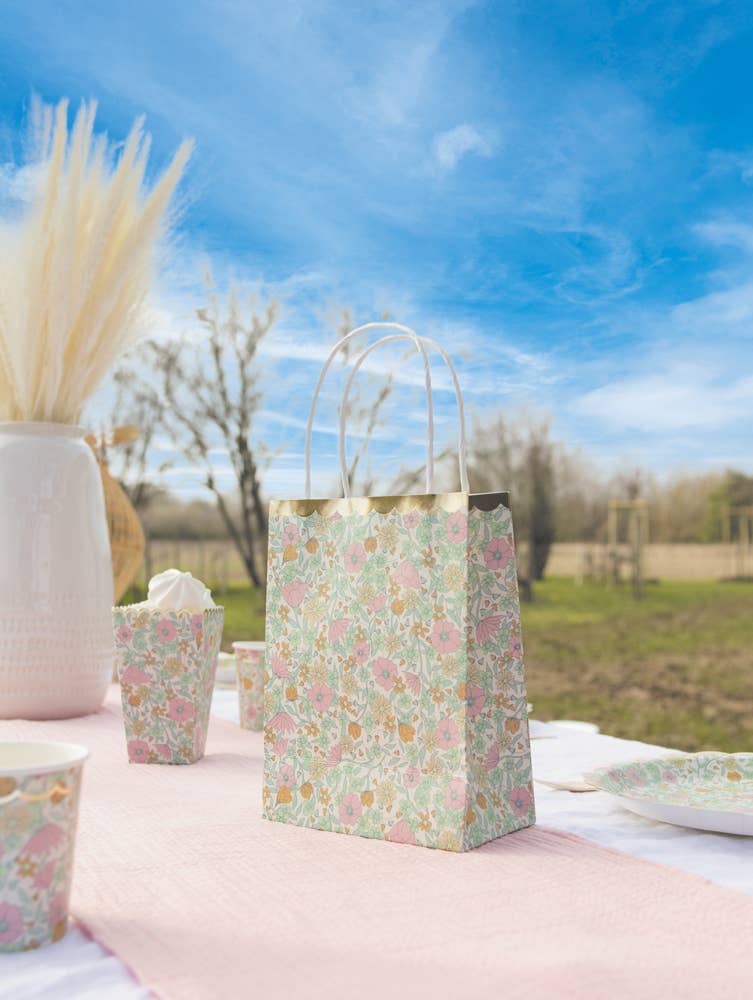 Shabby Gold Scalloped Napkins - Pack Of 16
