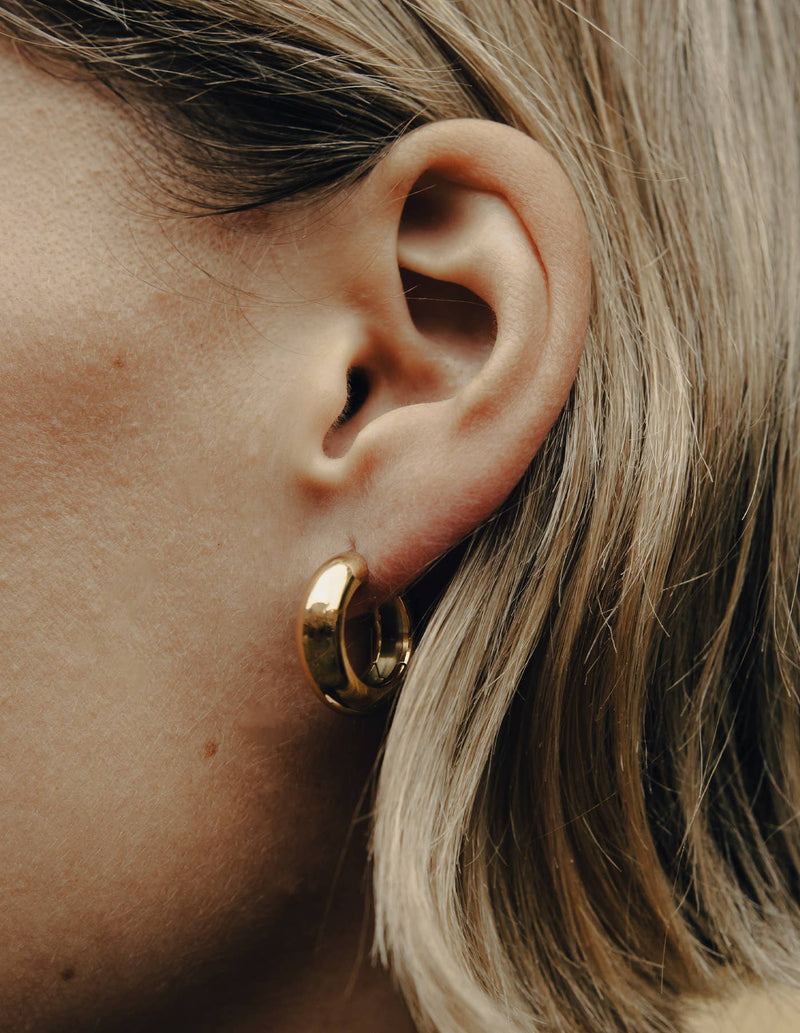 Medium Leverback Bold Hoop Earrings - Gold