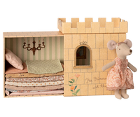 Princess and the pea, Big sister mouse