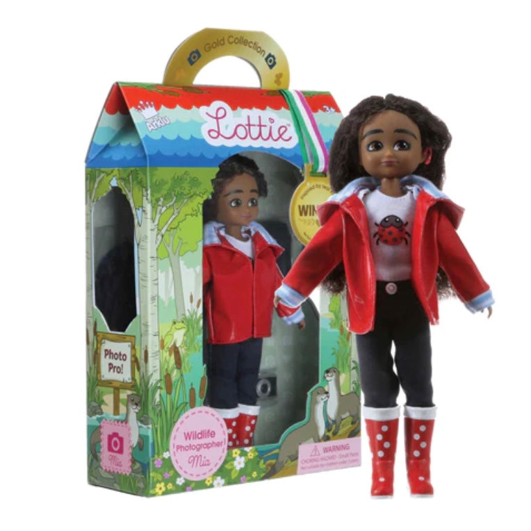 Lottie - Wildlife Photographer