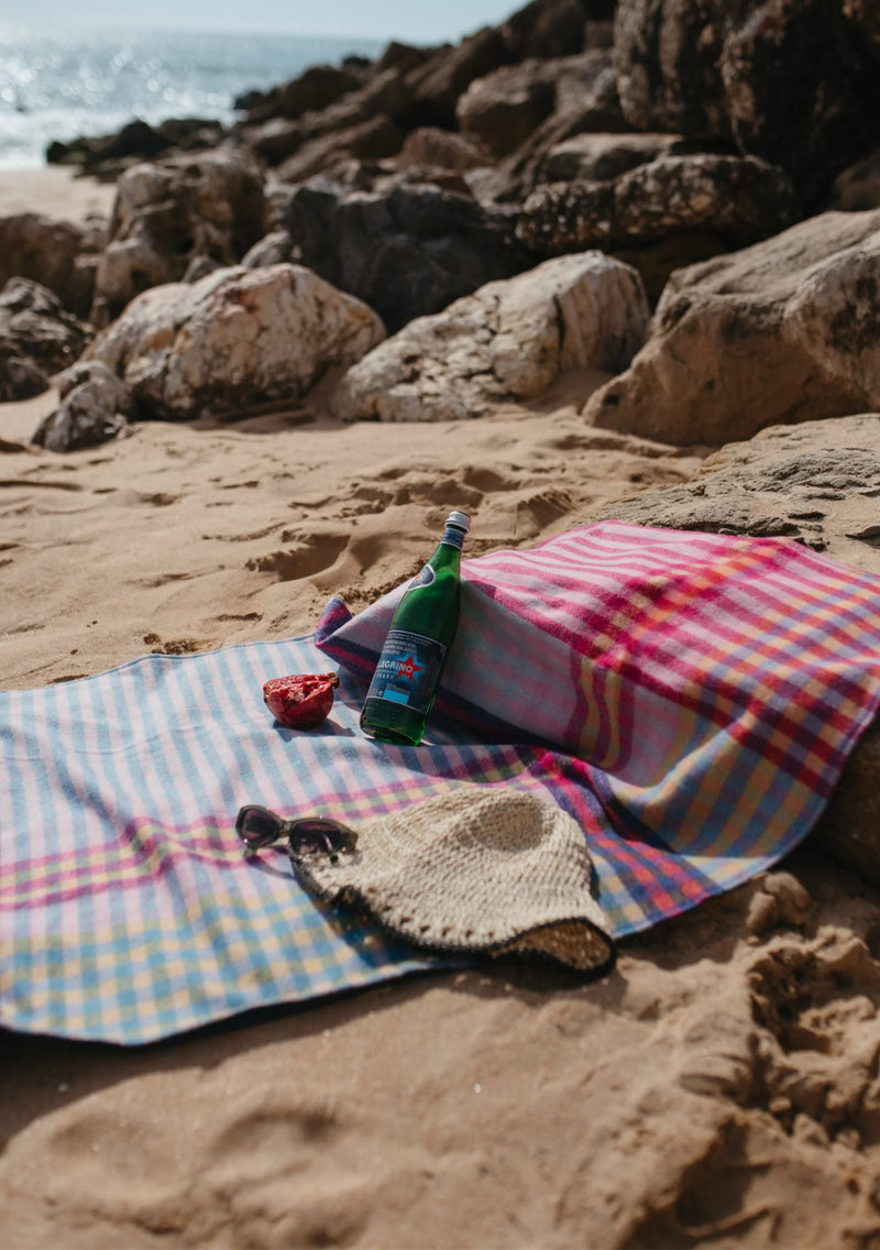 Recycled Wool Small Picnic Blanket - Pink Micro Gingham