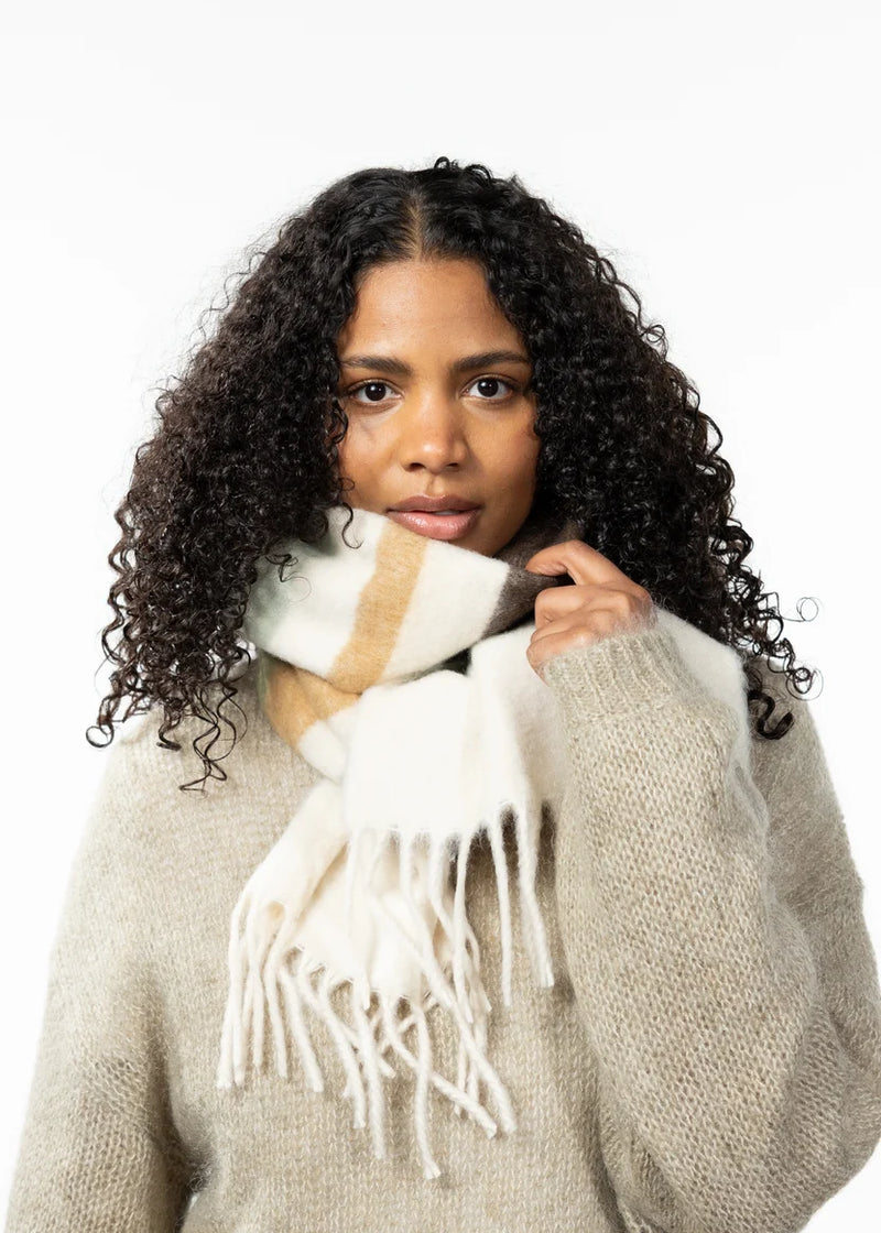Eluzabeth Scarf - Dark Brown