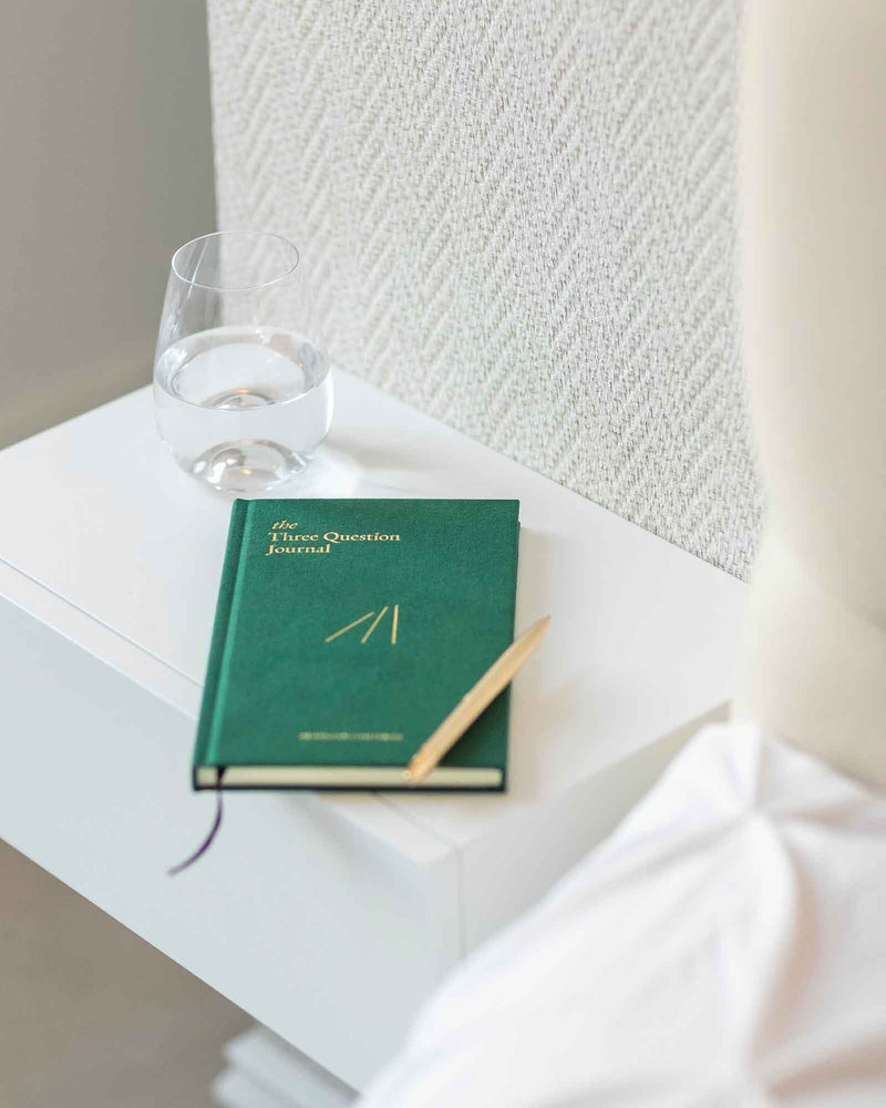 The Three Question Journal Green - Daily Guided Wellbeing