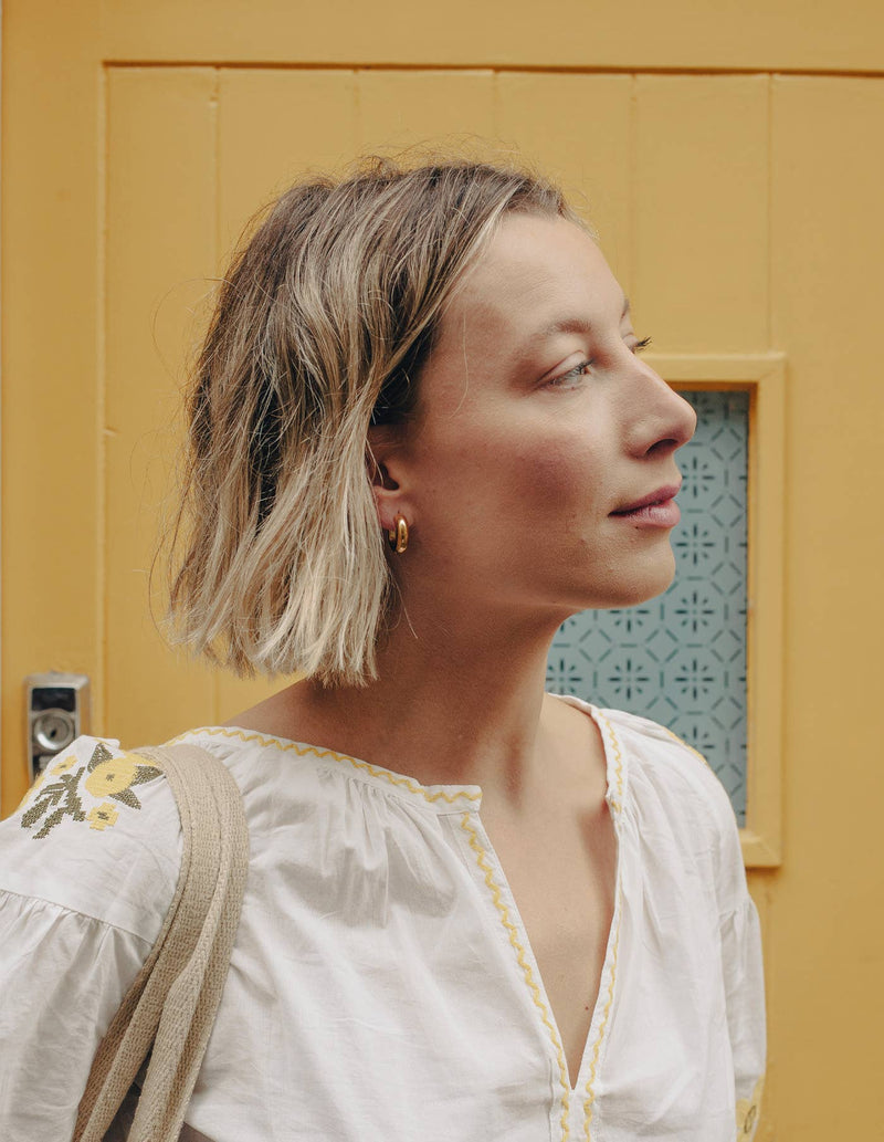 Medium Leverback Bold Hoop Earrings - Gold