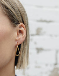 Oval Fluid Hoop Earrings - Gold