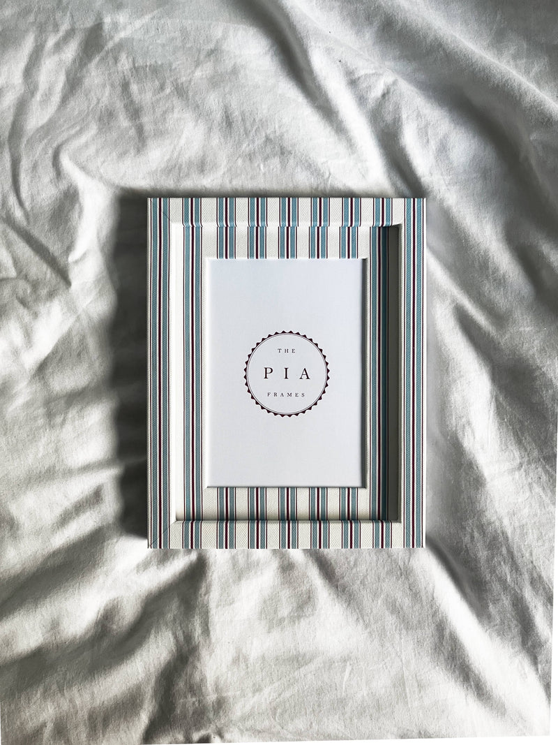 Sky & Scarlet Tailor Stripe Frame: 10x8in (7x5in)