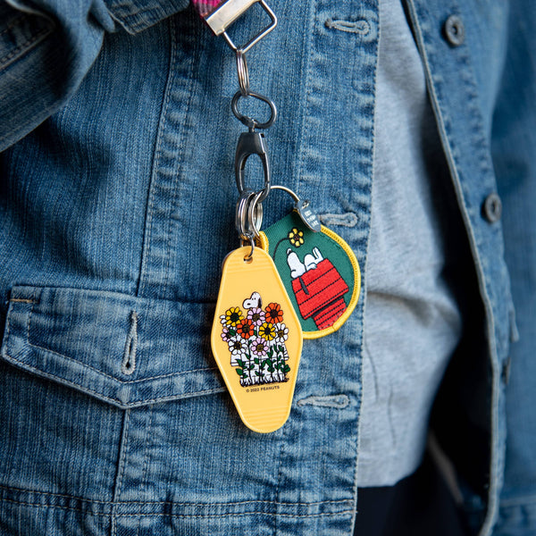 Peanuts Patch Keychain - Snoopy Doghouse Flower