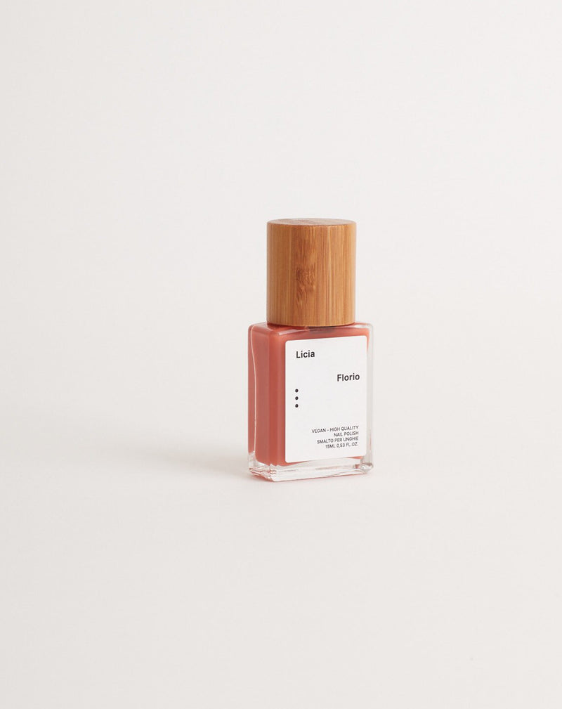 Nail Polish in Pesca