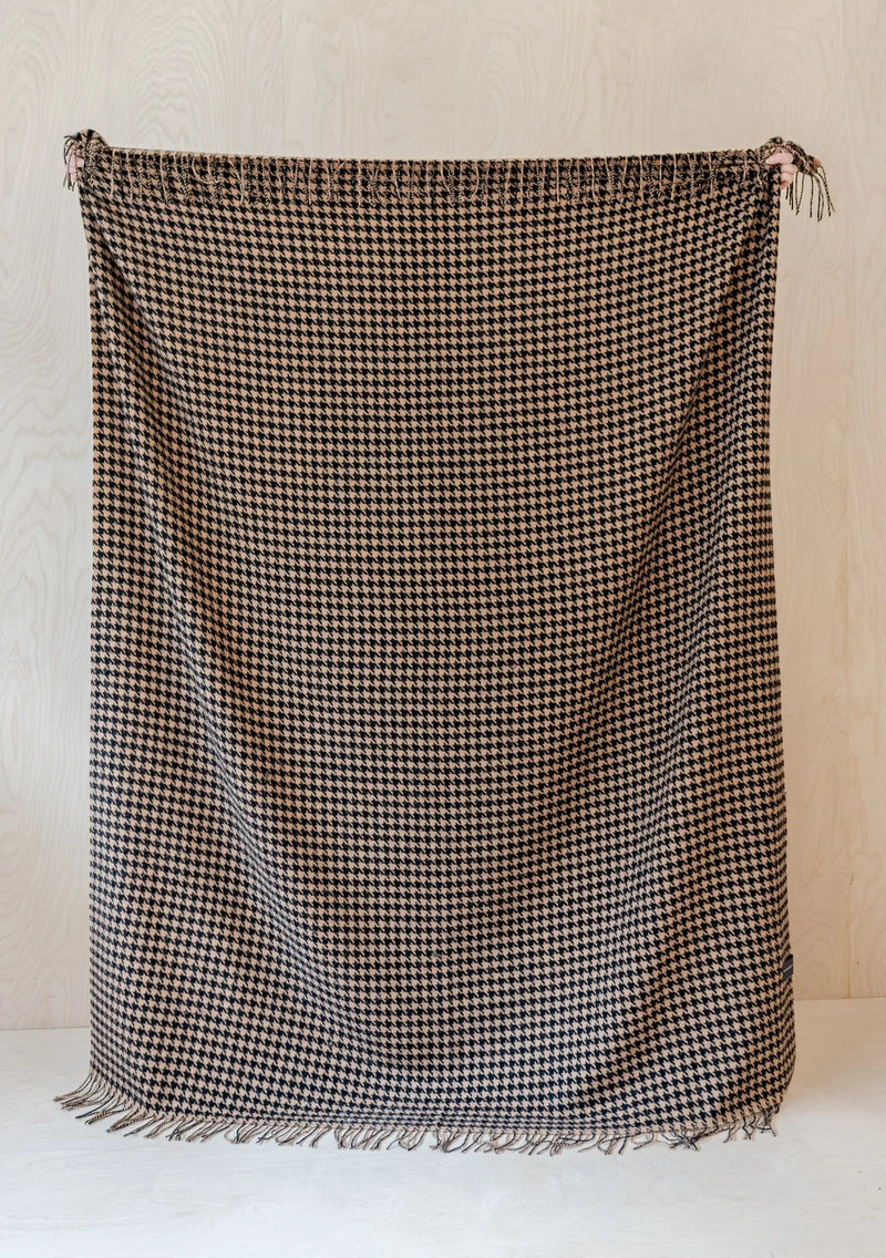 Lambswool Blanket in Camel Houndstooth