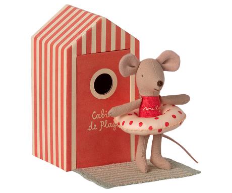 Beach Mice, Little Sister in Cabin de Plage