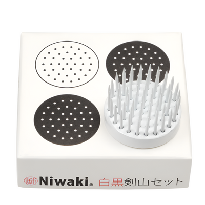 Black and White Kenzan Set