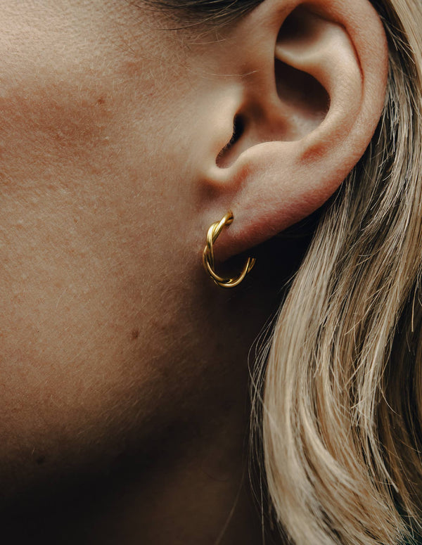 Small Entwined Latch Hoop Earrings - Gold