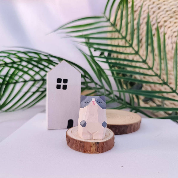 Gohobi Handcrafted Wooden Sitting Cats Ornament: Grey White Sitting Cat