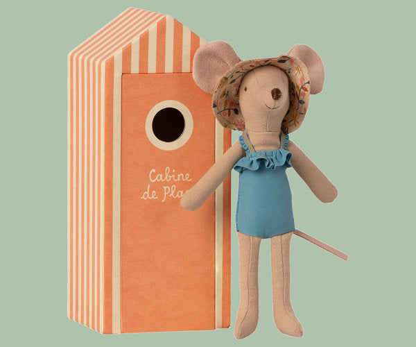 Beach Mice, Mum in Cabin de Plage